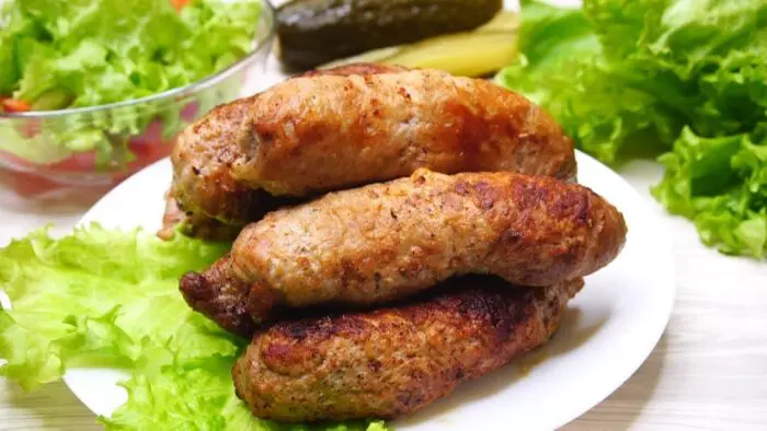 Кулінари розповіли, як приготувати смачні рулетики зі свинячого м'яса з вершковим маслом