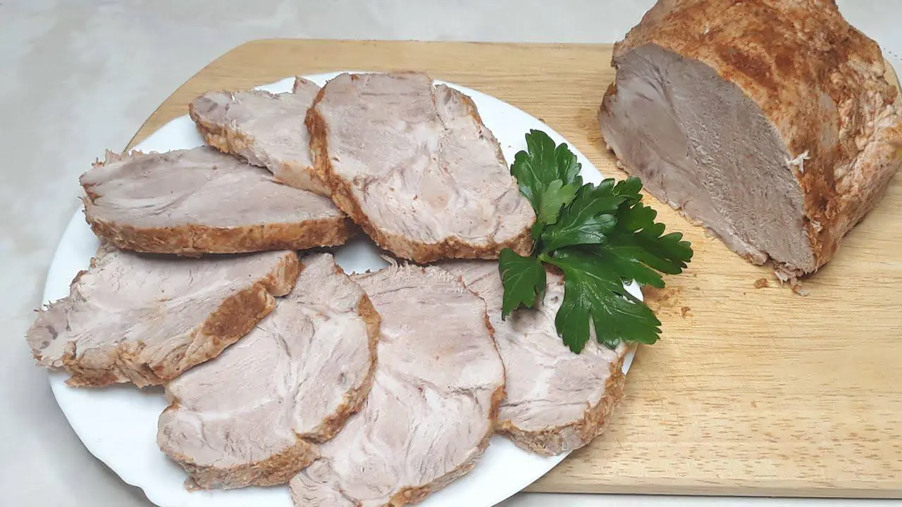Кулінари розповіли, як самостійно приготувати домашню буженину