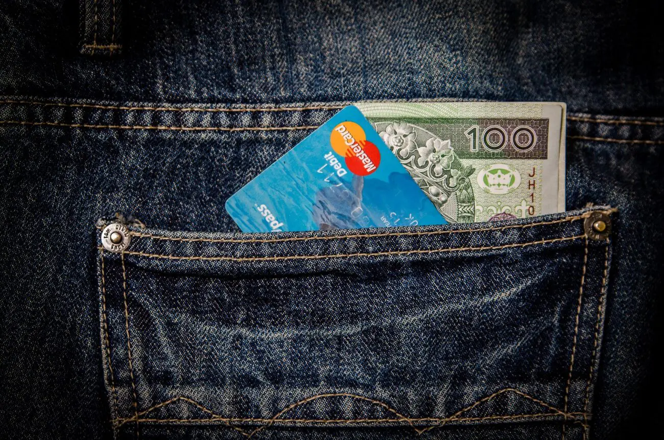 Експерти розповіли, як позичати гроші, аби залишитись друзями з людиною та повернути борг