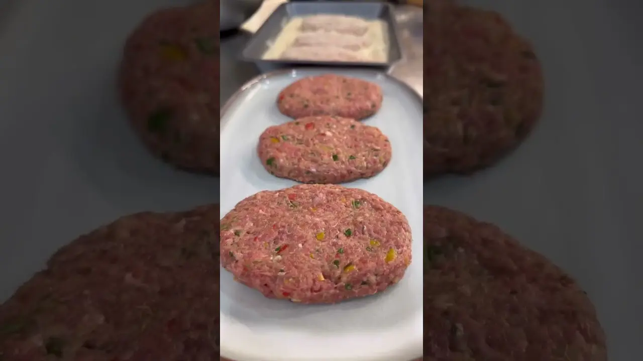 Кулінари розповіли, який популярний овоч може зробити фарш для котлет набагато смачнішим