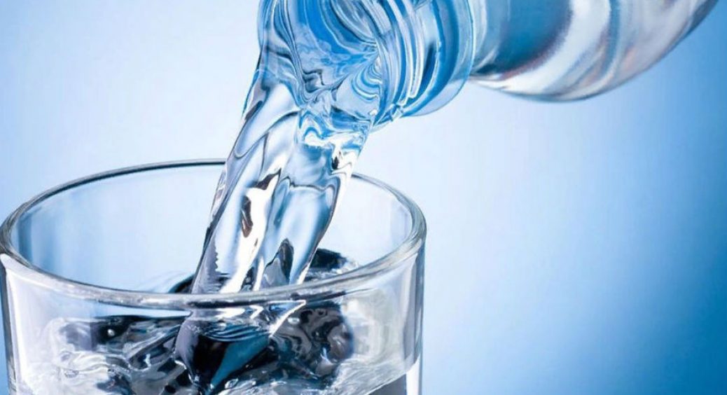 10 причин пити більше води кожен день 
