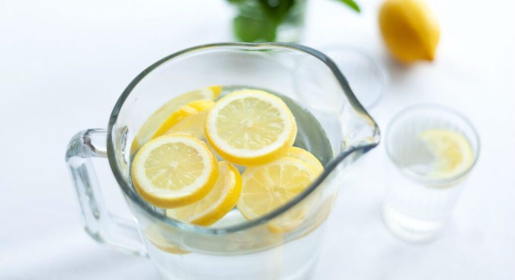 Пʼю зранку цей напій і набряки зникають всього лише за 15 хв: нічого особливого, а результат на лице 