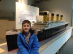 Бриньяр Карл Биргиссон со своим Титаником из LEGO 