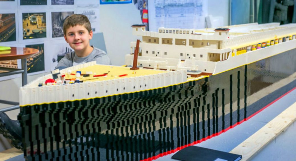 Дитина з аутизмом побудувла з LEGO точну копію легендарного Титаніка 
