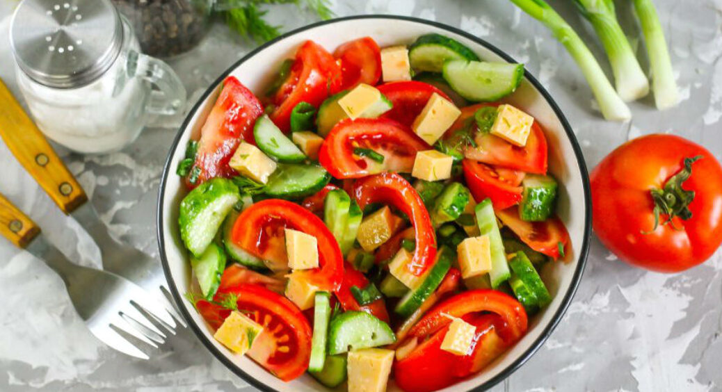 Дієтологи назвали найшкідливіший салат для здоров’я: їмо майже кожен день 