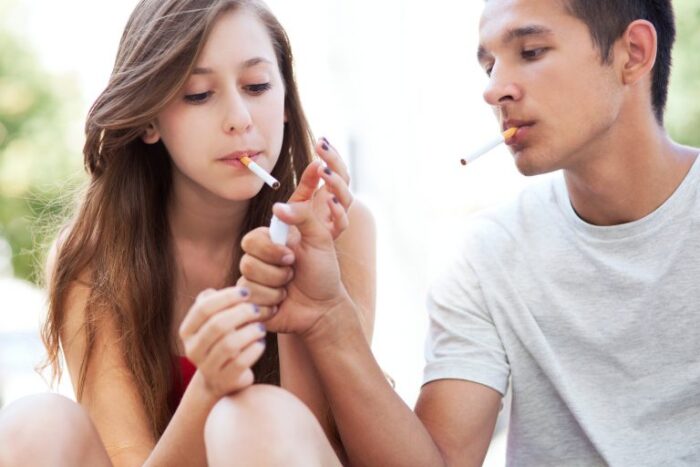 Куріння у підлітків