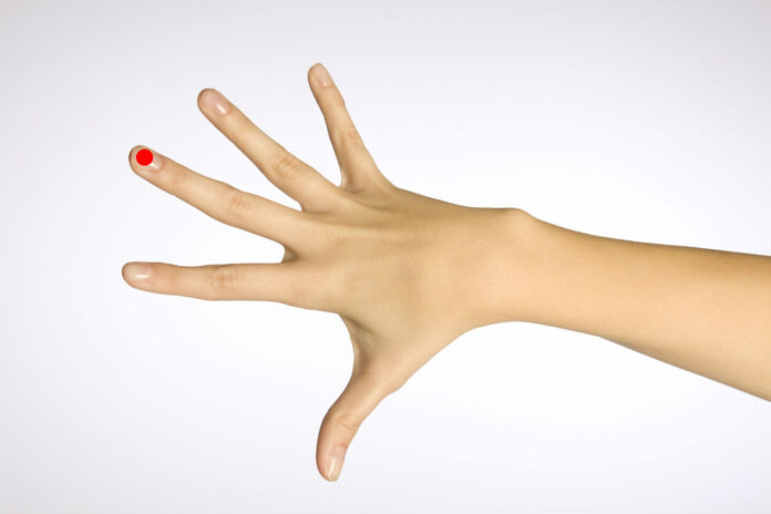 Масаж середніх пальців рук корисний для здоров'я