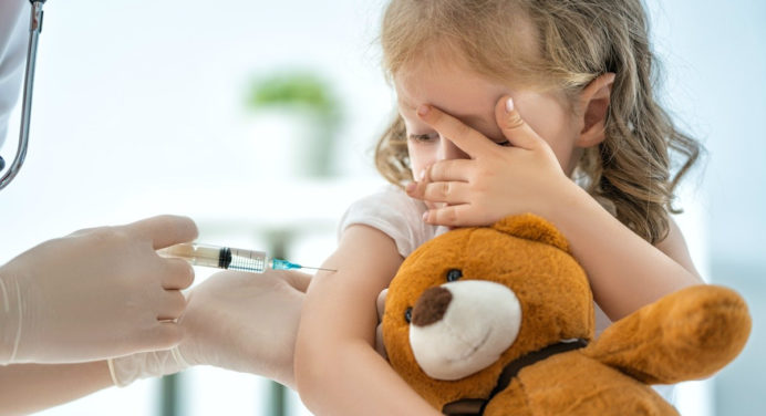 В Україні дітей будуть вакцинувати ще від однієї хвороби: розширення календаря щеплень 