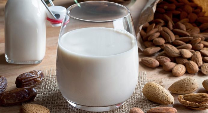 Мигдальне молоко: актуальний тренд або лікарська рекомендація? 