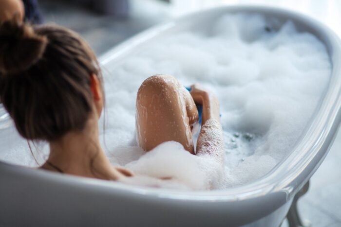 Ефективний спосіб очищення ванни до блиску: поради експертів