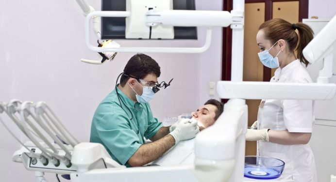 Поїздка до стоматолога в Туреччину: 1 чоловік помер і ще 2 у важкому стані 