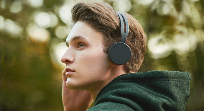 Як правильно слухати музику, щоб не втратити слуху? 