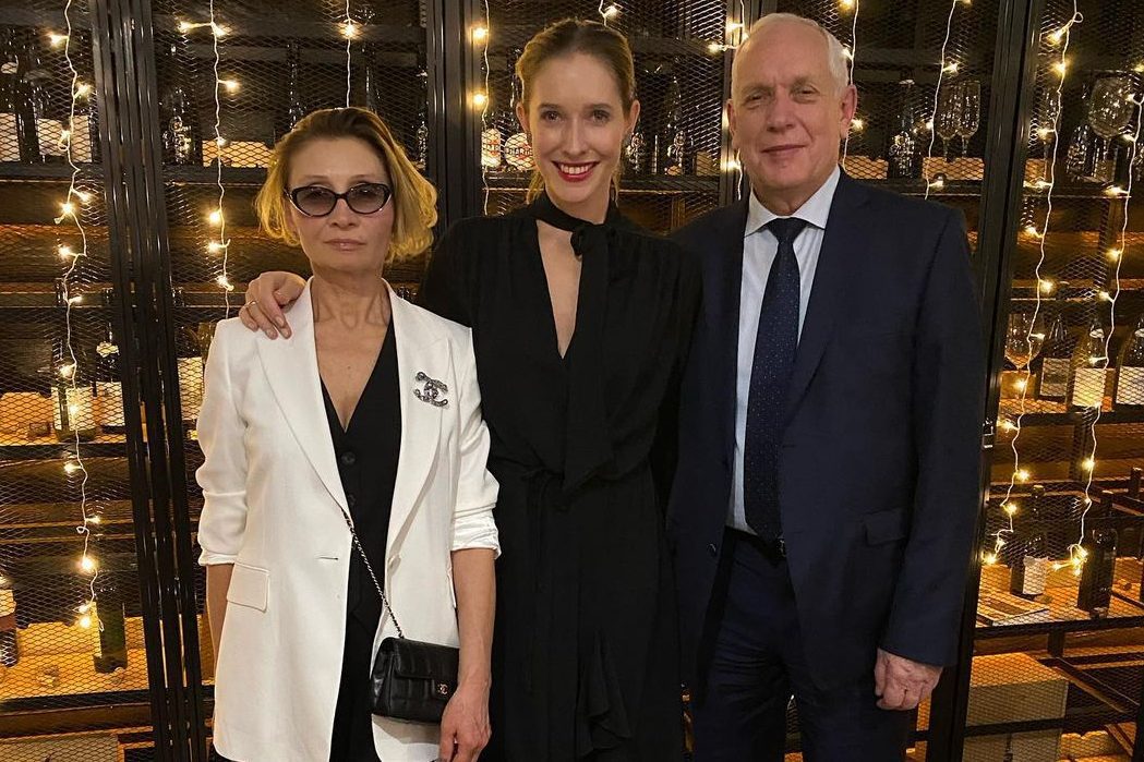 Катерина Осадча з батьками
