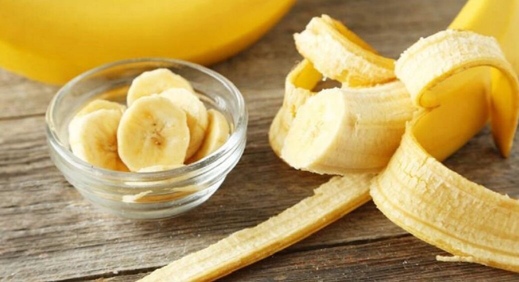 Незвичний десерт за 30 хвилин із того, що завжди є вдома: навіть свекруха захотіла повторити 