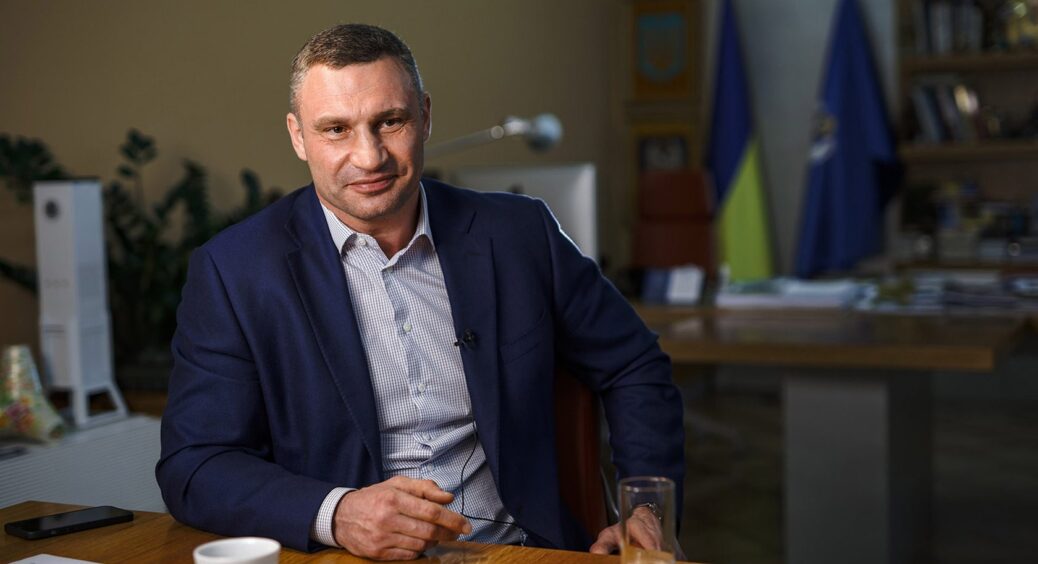 Новий Холостяк: мер Києва Віталій Кличко показав, як виглядає його затишна квартира (ФОТО) 