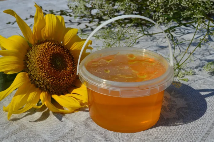 9 універсальних методів використання меду в побуті