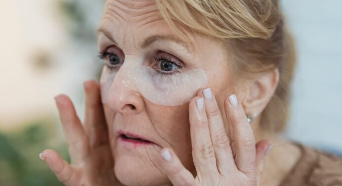 Як уникнути лущення та почервоніння: корисні поради від косметологів, як доглядати за шкірою обличчя взимку 