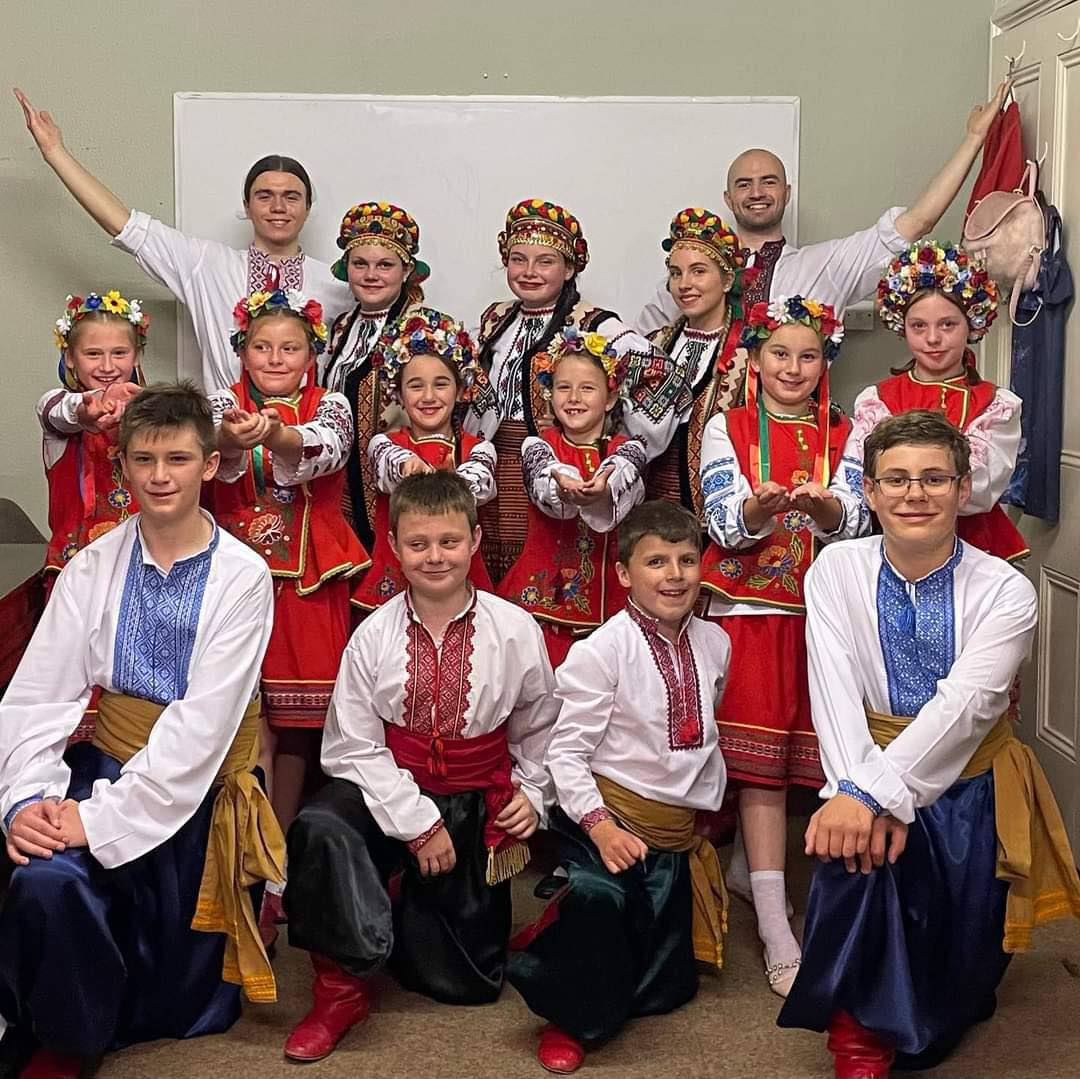 Веніамін Огір танцює гопак на підтримку українців