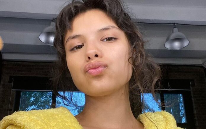 Мішель Андраде показала знімки своєї молодої мами