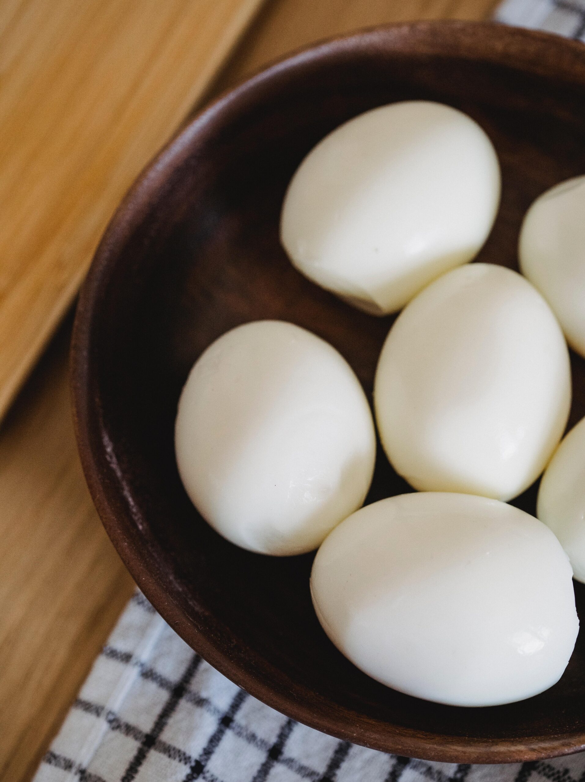 Як варити яйця так, аби білок не залишався на шкаралупі?