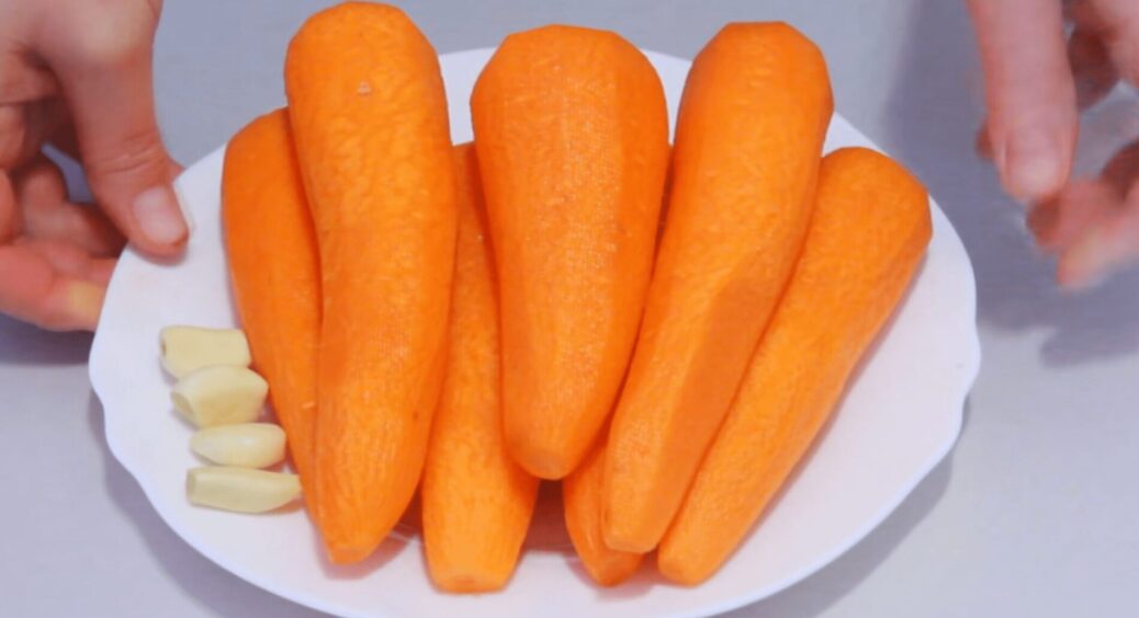 Остання підкормка для моркви в липні та серпні: врожай буде солодким, великим і без тріщин 