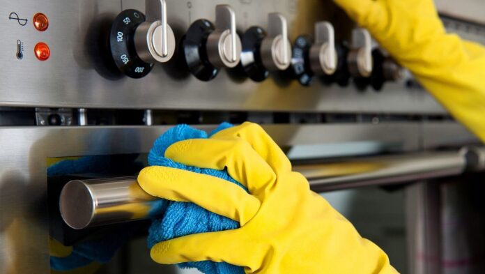 Як швидко та легко позбутися шару жиру на кухні? Як швидко та легко позбутися шару жиру на кухні?