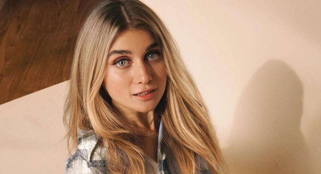 Співачка Jerry Heil вразила публіку новим фото із своїм таємничим бойфрендом: хто він такий? 