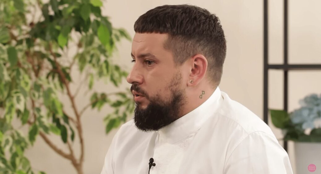 “Вона перша, хто побачив мої пісні”: Дмитро Монатік розповів історію кохання зі своєю дружиною 