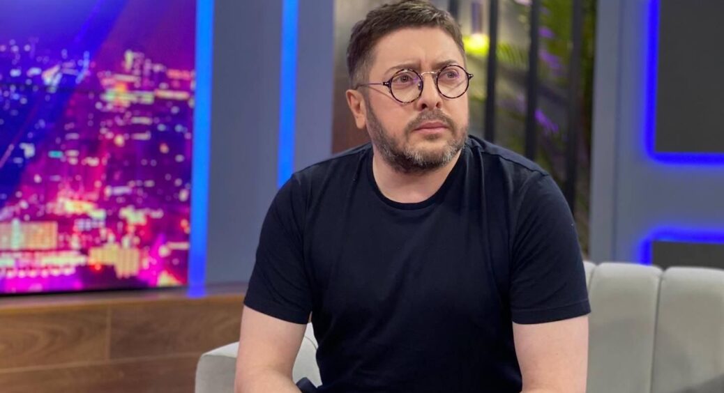 Тотал-блек і модні окуляри: Олексій Суханов перевершив Горбунова і показав головні модні тренди осені 2023 