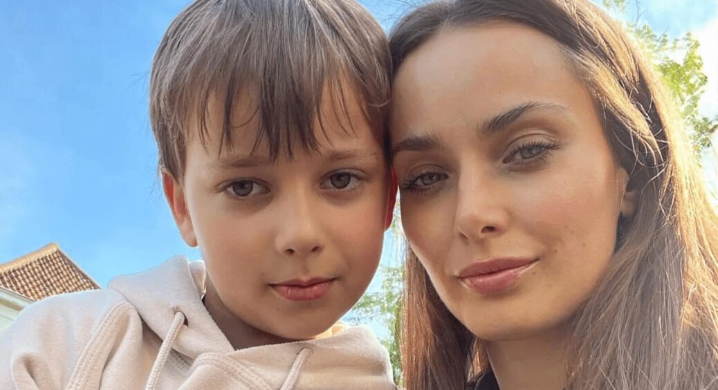 “Купив собі хрест, освятив”: Ксенія Мішина прокоментувала останню покупку 9-річного сина – Платон задоволений 