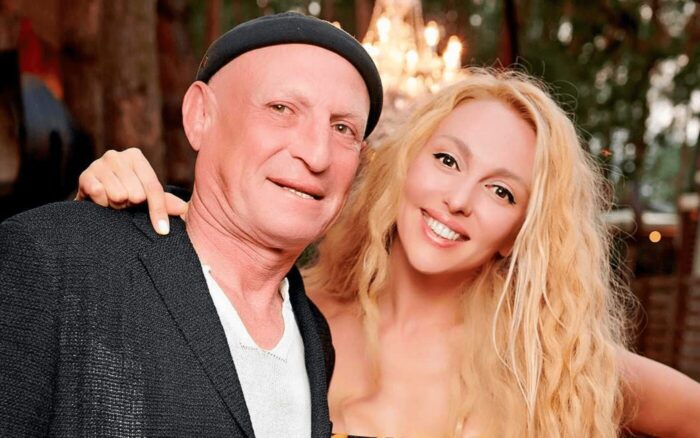 Оля Полякова вирішила святкувати День закоханих без чоловіка