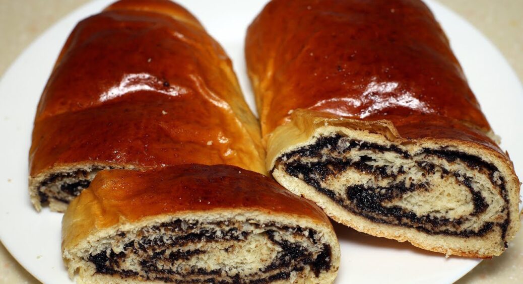 Міні-рулетики з маком з готового листкового тіста: багато начинки, простий рецепт. Це нереально смачно 