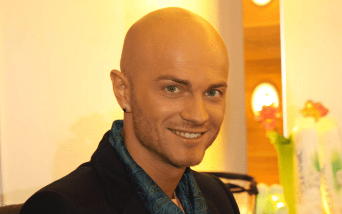 Влад Яма показав, чим займається у США