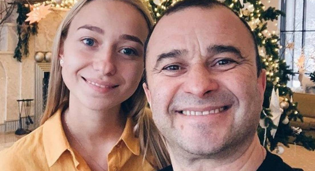 Тепер їздитиме на машині за декілька мільйонів: дружина Віктора Павліка Репяхова похизувалась покупкою артиста 
