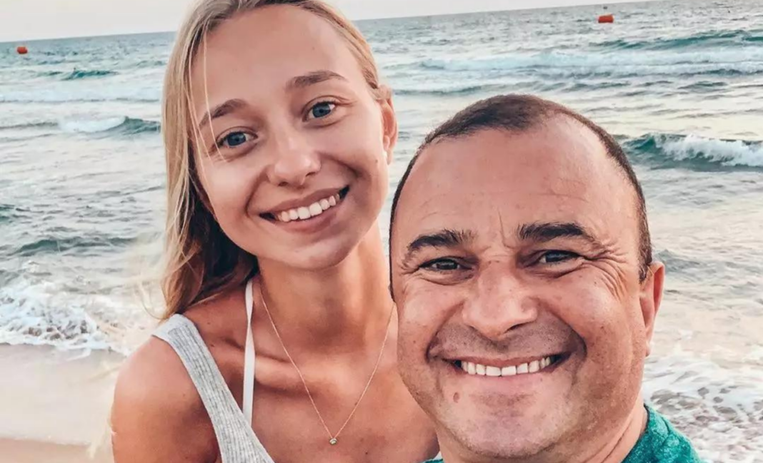 Молода дружина Віктора Павліка після ринопластики знову змінила обличчя