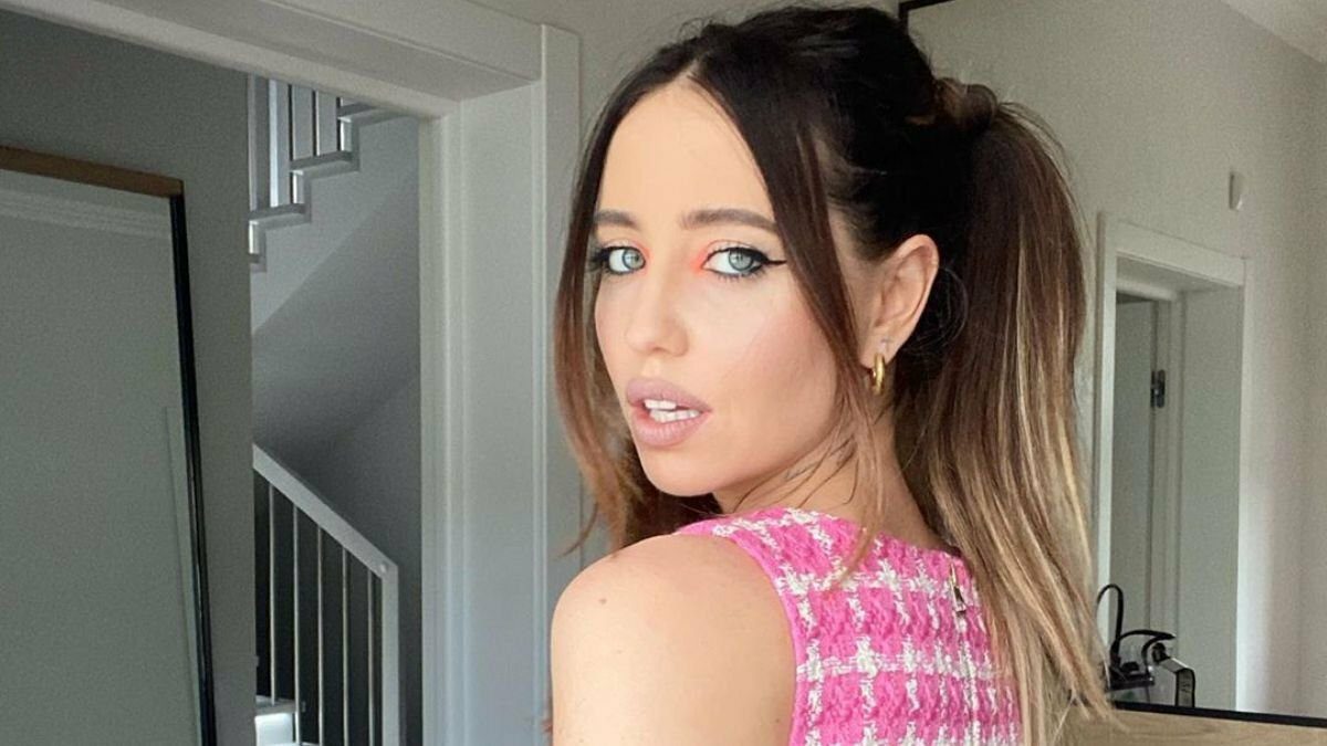 Надя Дорофєєва показала каблучку на безіменному пальці