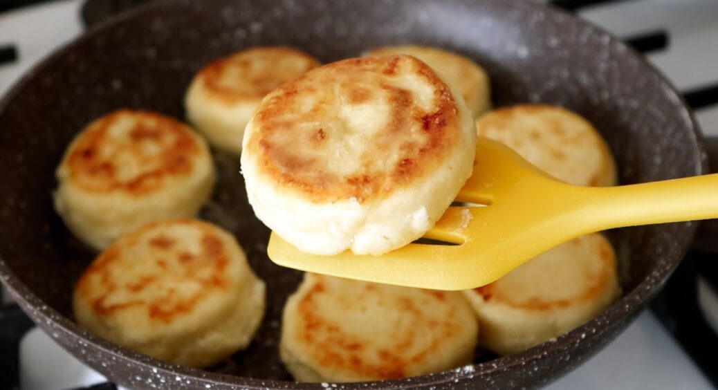 Цікава паніровка для сирників: виходять дуже смачні і повітряні. Перевірений рецепт сирників 