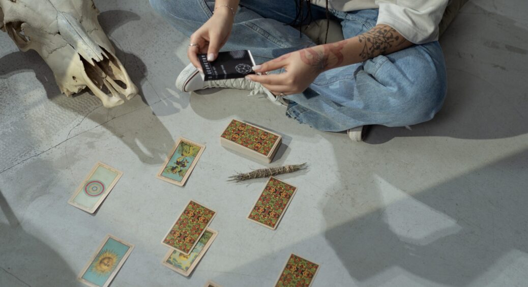 Гороскоп на 6 серпня 2023 року для всіх знаків Зодіаку за картами Таро: що на вас чекає у цей день 