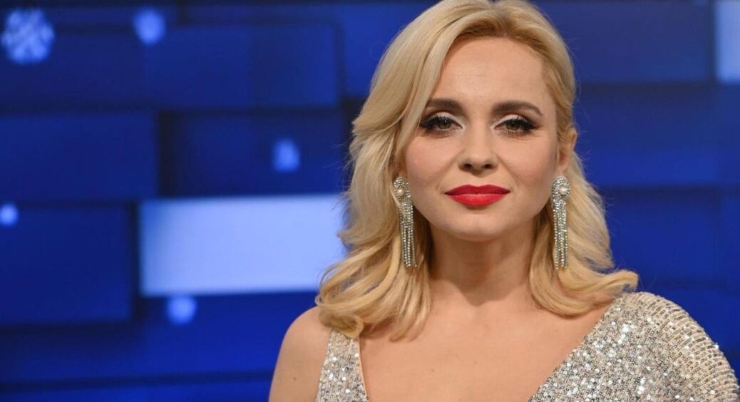 Як виглядають батьки Лілії Ребрик: зірка приїхала до рідних Чернівців і влаштувала яскраву сімейну зустріч 