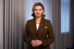 Як правильно носити розкльошені штани 