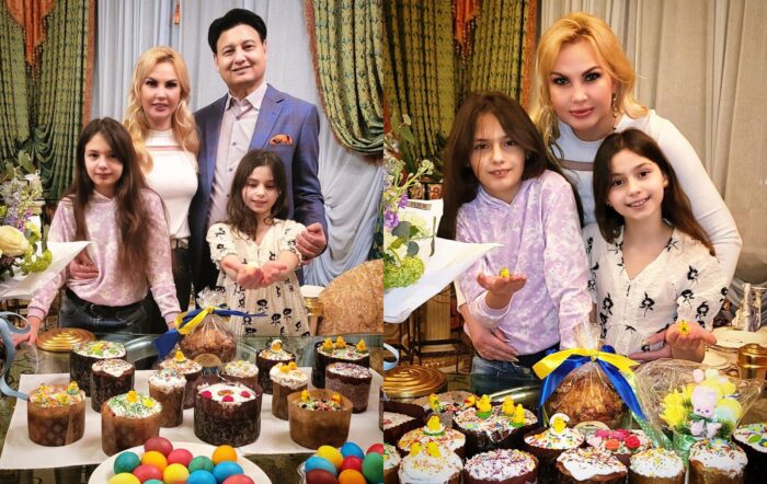 Разом Камалія та Мохаммад Захур зі своїми спільними доньками вирішили й Великдень святкувати