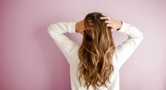 Тільки одиниці жінок знають секрет, як насправді правильно наносити бальзам і кондиціонер: волосся буде вдячне 