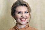 Зеленська показала, хто наймодніша перша леді світу, похизувавшись шоколадним костюмом і шпильками 