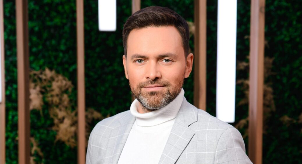 “Перші місяці побачень ми не розмовляли”: Тімур Мірошниченко розповів, як почались його стосунки з дружиною 