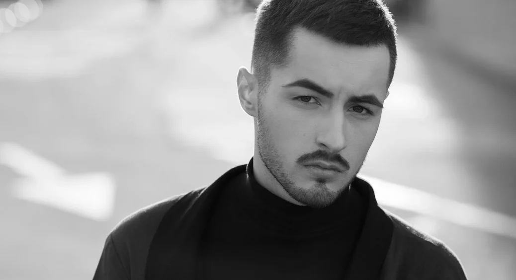 Учасник “Голосу країни-9” з команди Тіни Кароль KHAYAT розповів, як пройти кастинг на шоу: всього 2 хитрощі 