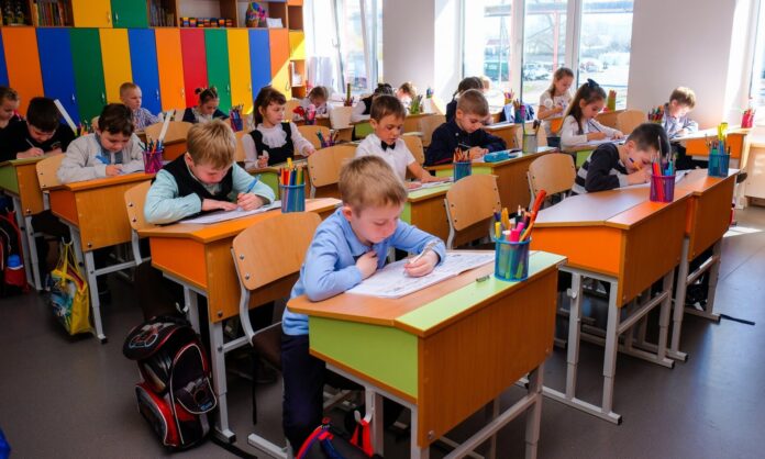 В Україні ряд шкільних предметів стануть необов'язковими, а учні самі будуть обирати, що їм вчити