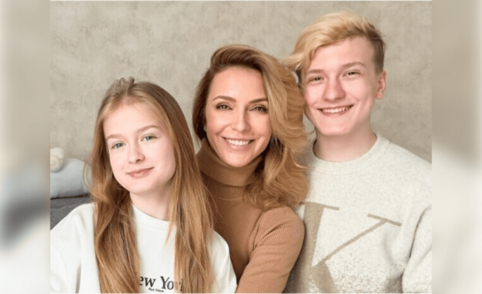 Марина Боржемська з двома своїми дітьми, яких народила від В'ячеслава Узелкова