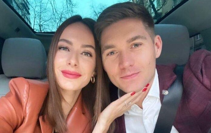 Колишня Остапчука публічно поглузувала з шоумена Колишня Остапчука публічно поглузувала з шоумена