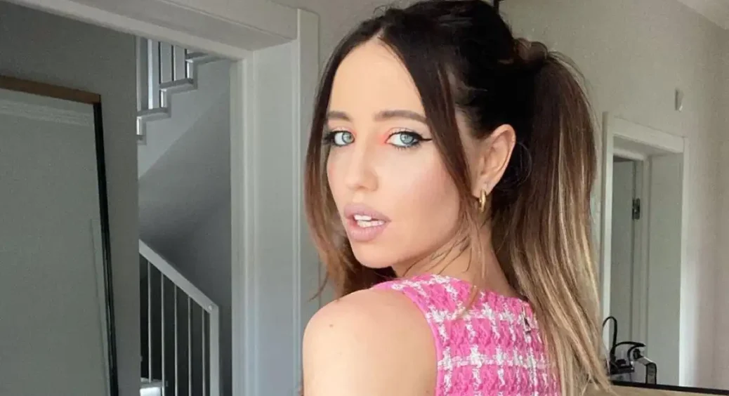 Оверсайз брюки та топ по фігурі: Надя Дорофєєва у чорно-білому образі показала справжній стиль 