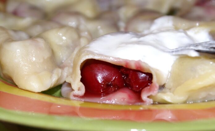 Рецепт ідеальних вареників з черешнями Рецепт ідеальних вареників з черешнями